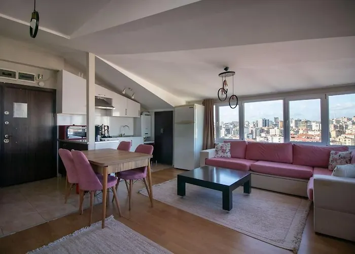 Charming 2Br Panoramic Views Penthouse In Maltepe