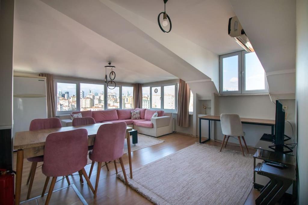 Daire Charming 2br Panoramic Views Penthouse In Maltepe İstanbul