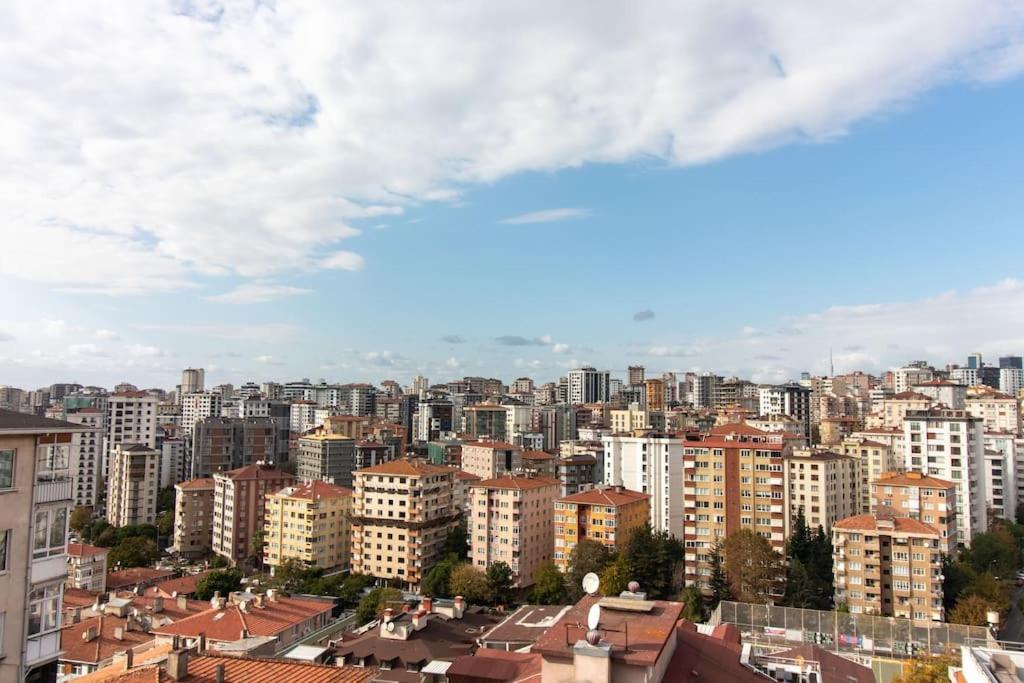 Charming 2br Panoramic Views Penthouse In Maltepe